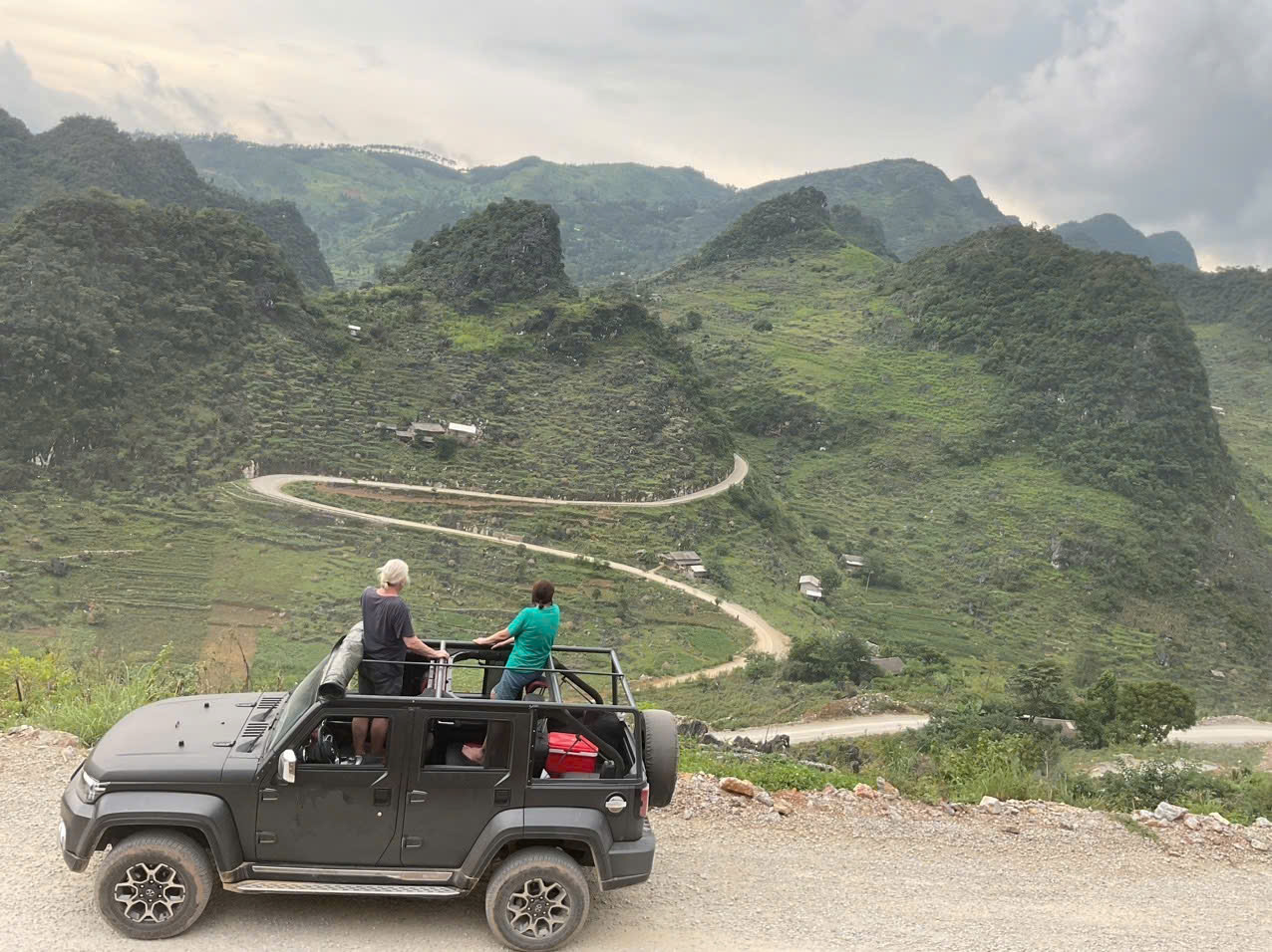 Modern Jeep Ha Giang 1