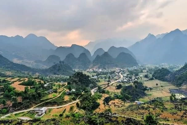 View details of TRIP ITINERARY: HA GIANG - QUAN BA - YEN MINH - DONG VAN TOWN - MA PI LENG PASS - MEO VAC - PAC BO - BAN GIOC WATERFALL - CAO BANG - BA BE tour package TRIP ITINERARY: HA GIANG - QUAN BA - YEN MINH - DONG VAN TOWN - MA PI LENG PASS - MEO VAC - PAC BO - BAN GIOC WATERFALL - CAO BANG - BA BE - Wings Ha Giang Loop tour
